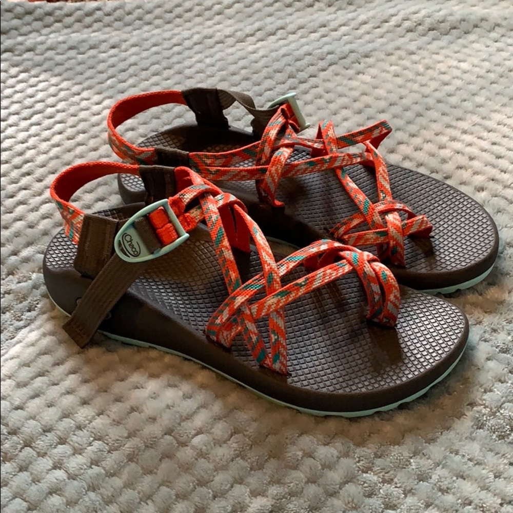 Like new pair of Women’s ZX/2 Chaco Sandals.